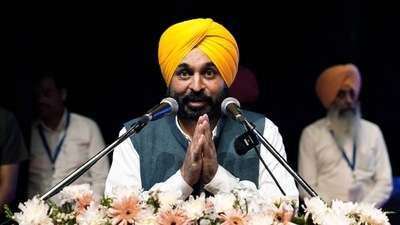 Sidhu Moose Wala's father has written to Bhagwant Mann demanding NIA or CBI probe into the murder of his son. (ANI) Sidhu Moose Wala's father has written to Bhagwant Mann demanding NIA or CBI probe into the murder of his son. (ANI)