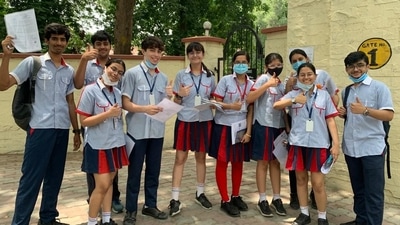 CBSE Class 12 biology: Students after appearing in CBSE class 12 biology exam in Lucknow on Tuesday. (HT Photo) CBSE Class 12 biology: Students after appearing in CBSE class 12 biology exam in Lucknow on Tuesday. (HT Photo)