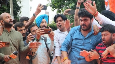 Jammu: Activists of Indian Youth Congress burn an effigy during their protest against the Punjab government over death of Punjabi singer Sidhu Moose Wala, in front of AAP office in Jammu, (PTI) Jammu: Activists of Indian Youth Congress burn an effigy during their protest against the Punjab government over death of Punjabi singer Sidhu Moose Wala, in front of AAP office in Jammu, (PTI)