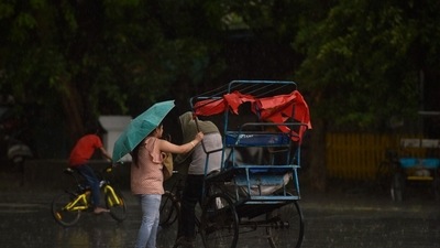 The weather department attributed the latest storm to a western disturbance-induced cyclonic circulation over northwest Rajasthan and adjoining Pakistan. The MeT further said that the moisture-carrying easterly winds from the Bay of Bengal are feeding the cyclonic circulation. (Photo by Sunil Ghosh / Hindustan Times) The weather department attributed the latest storm to a western disturbance-induced cyclonic circulation over northwest Rajasthan and adjoining Pakistan. The MeT further said that the moisture-carrying easterly winds from the Bay of Bengal are feeding the cyclonic circulation. (Photo by Sunil Ghosh / Hindustan Times)
