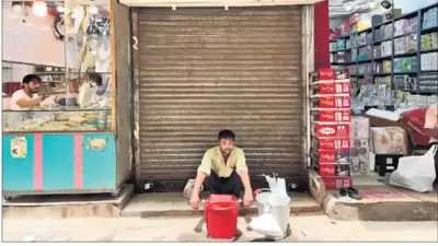 In his late 20s, Sunny says that he left his native Saharanpur in UP “many years ago” for a vendor’s life in the capital. (Mayank Austen Soofi) In his late 20s, Sunny says that he left his native Saharanpur in UP “many years ago” for a vendor’s life in the capital. (Mayank Austen Soofi)