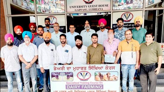 A total of 11 dairy farmers and 14 pig farmers participated in training course on dairy and pig farming at vet varsity in Ludhiana (HT PHOTO)