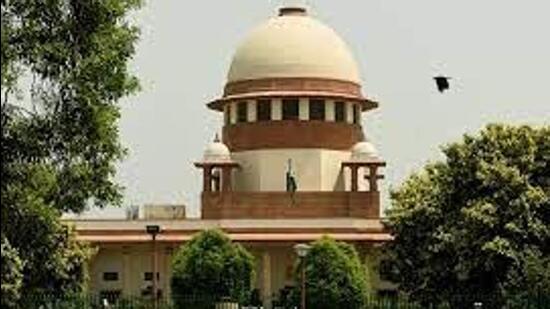The Supreme Court on Monday released a man charged under the Gujarat Control of Terrorism and Organized Crime Act, 2015 (GUJTOC) emphasising that the precondition for invoking the law will require a person to be charge-sheeted in more than one case relating to activities of a crime syndicate. (HT PHOTO.)