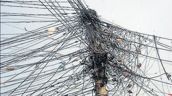 A fine of ₹25.67 lakh was imposed on 11 people for electricity theft and other violations in Zirakpur. (HT File Photo)