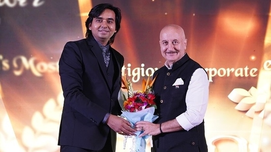 Mr Rahul Ranjan Singh (Founder &amp; CEO Brand Empower) Welcoming Chief Guest at GEA 2022
