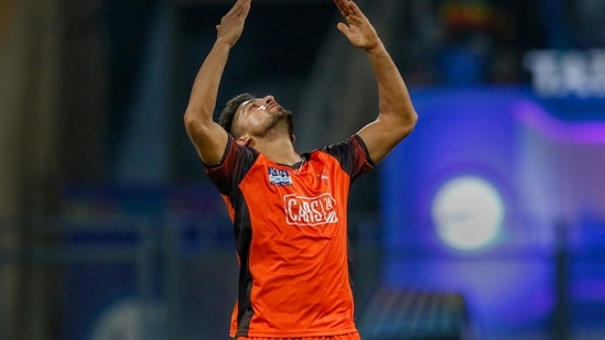 Umran Malik of the Sunrisers Hyderabad celebrates the wicket of Hardik Pandya&nbsp;(PTI)