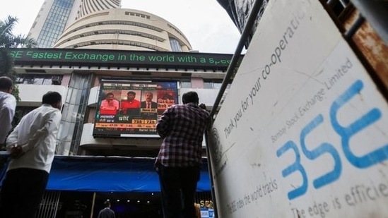 From the Sensex pack, Titan, M&M, Infosys, Larsen & Toubro, Tech Mahindra, HCL Technologies, TCS, Reliance Industries and UltraTech Cement were the leading gainers.(Reuters file photo) From the Sensex pack, Titan, M&M, Infosys, Larsen & Toubro, Tech Mahindra, HCL Technologies, TCS, Reliance Industries and UltraTech Cement were the leading gainers.(Reuters file photo)