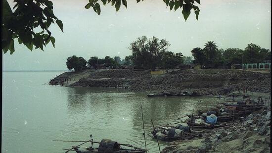 Boats on the Hooghly in West Bengal. (Subhendu Ghosh/HT Photo)