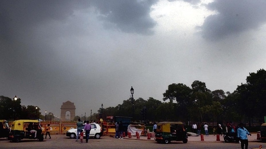 A view of India Gate on an overcast day in New Delhi, India, on Sunday, May 29, 2022. (Photo by Arvind Yadav/Hindustan Times)