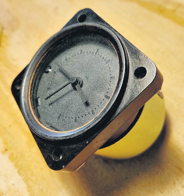A clock by Vetoskar made with instrument gauges acquired from an airplane scrapyard and old MiGs. (Courtesy: 47-A)