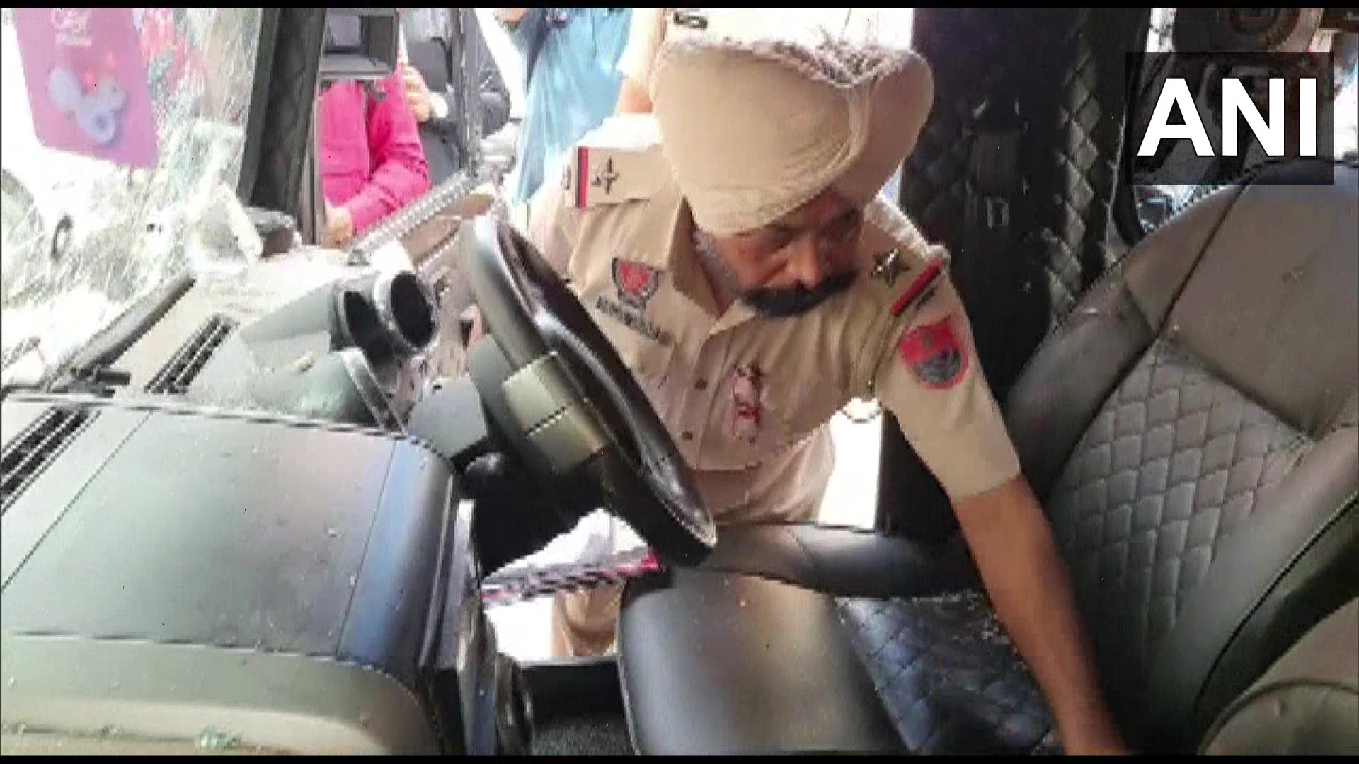 Sidhu Moose Walas's vehicle is being inspected by Police at Mansa Police Station. Sidhu Moose Walas's vehicle is being inspected by Police at Mansa Police Station.