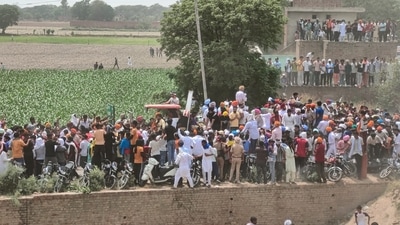 Visuals from the funeral procession of singer-turned-politician Sidhu Moose Wala, who was murdered on Mansa district on Sunday. Visuals from the funeral procession of singer-turned-politician Sidhu Moose Wala, who was murdered on Mansa district on Sunday.