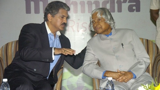 Anand Mahindra with former President APJ Abdul Kalam. (Twitter/@anandmahindra) Anand Mahindra with former President APJ Abdul Kalam. (Twitter/@anandmahindra)