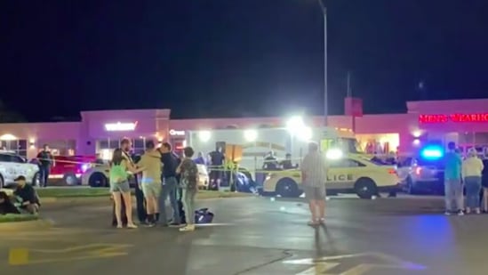 In US state of Nebraska, 2 killed, 20 hurt as cars plow through crowd (Local media via Independent)