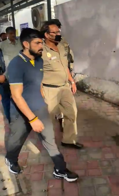 Delhi Police takes custody of gangster Lawrence Bishnoi. (ANI Twitter)