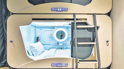 The hotel will have four family pods with a capacity of two people each and 30 single pods and will be constructed near the waiting room at the CSMT outstation train terminus (HT Photo) The hotel will have four family pods with a capacity of two people each and 30 single pods and will be constructed near the waiting room at the CSMT outstation train terminus (HT Photo)