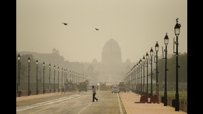 The India Meteorological Department said the minimum temperature on Wednesday is likely to be 24 degrees Celsius. (HT File)