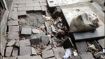 Pune pedestrians are facing problems of broken or incomplete footpaths, causing great inconvenience to them. (HT ) Pune pedestrians are facing problems of broken or incomplete footpaths, causing great inconvenience to them. (HT )