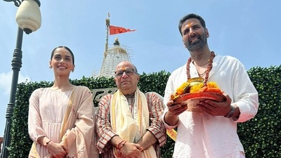 Bollywood actor Akshay Kumar, actress Manushi Chillar and director Chandraprakash Dwivedi pose for a picture during their visit to the Somnath Temple to offer prayers, in Gir Somnath district of Gujarat. (ANI) Bollywood actor Akshay Kumar, actress Manushi Chillar and director Chandraprakash Dwivedi pose for a picture during their visit to the Somnath Temple to offer prayers, in Gir Somnath district of Gujarat. (ANI)