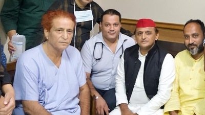 Samajwadi Party chief Akhilesh Yadav with party colleague Azam Khan at the Sir Ganga Ram Hospital in Delhi. (Twitter/Akhilesh Yadav) Samajwadi Party chief Akhilesh Yadav with party colleague Azam Khan at the Sir Ganga Ram Hospital in Delhi. (Twitter/Akhilesh Yadav)