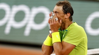 French Open - Roland Garros: Spain's Rafael Nadal celebrates winning his quarter final match against Serbia's Novak Djokovic (REUTERS)