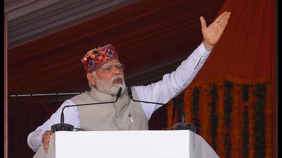 Prime Minister Narendra Modi addresses the gathering during a rally, Shimla, May 31, 2022 (DEEPAK SANSTA/HT PHOTO)