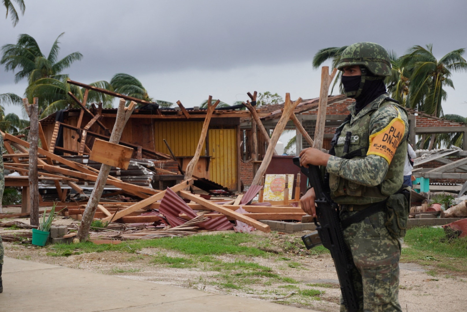 A soldier stands in an area damaged in the aftermath of Hurricane Agatha, in San Isidro del Palmar, Oaxaca state, Mexico, on May 31, 2022.&nbsp; (Reuters photo)