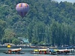 Srinagar's Zabarwan Park hosts hot air balloon rides, raise tourists' experience&nbsp;