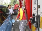An attendant fills a vehicle with gasoline at a Shell Petroleum Ltd. gas station in Rawalpindi, Pakistan, (Bloomberg) An attendant fills a vehicle with gasoline at a Shell Petroleum Ltd. gas station in Rawalpindi, Pakistan, (Bloomberg)