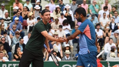 Rohan Bopanna (R) and Matwe Middelkoop (Roland Garros/Twitter) Rohan Bopanna (R) and Matwe Middelkoop (Roland Garros/Twitter)