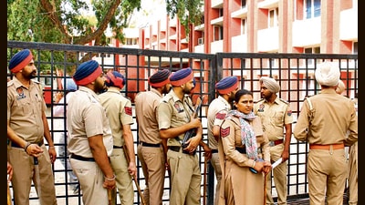 Gurvinder Singh, 26, sustained a bullet injury on his right shoulder, while Gurpreet Singh had suffered two shots in his right arm and leg. As per the doctors, both are out of danger. The security has been intensified at the hospital as both friends are key eyewitnesses in the case. They were travelling along with Sidhu Moose Wala in the ill-fated vehicle when they were attacked by assailants. (HT File Photo/ Representational image) Gurvinder Singh, 26, sustained a bullet injury on his right shoulder, while Gurpreet Singh had suffered two shots in his right arm and leg. As per the doctors, both are out of danger. The security has been intensified at the hospital as both friends are key eyewitnesses in the case. They were travelling along with Sidhu Moose Wala in the ill-fated vehicle when they were attacked by assailants. (HT File Photo/ Representational image)