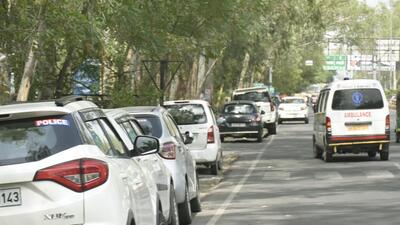 Many parking lots are operated on the roadside in front of hospitals, and government offices. (Sakib Ali/HT Photo) Many parking lots are operated on the roadside in front of hospitals, and government offices. (Sakib Ali/HT Photo)