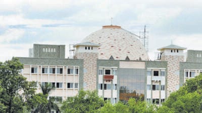 PMC has indicted nine junior engineers and fined them for dereliction of duty during different civic works carried out by contractors, officials said on Thursday. (HT FILE) PMC has indicted nine junior engineers and fined them for dereliction of duty during different civic works carried out by contractors, officials said on Thursday. (HT FILE)