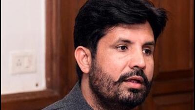 Punjab Congress president Amrinder Singh Raja Warring said the Punjab government in general and the CM in particular, owed an explanation to the people of Punjab as to why the security was withdrawn at the first instance. He even said the CM must own moral responsibility and apologise to Sidhu Moose Wala’s parents. (HT File Photo) Punjab Congress president Amrinder Singh Raja Warring said the Punjab government in general and the CM in particular, owed an explanation to the people of Punjab as to why the security was withdrawn at the first instance. He even said the CM must own moral responsibility and apologise to Sidhu Moose Wala’s parents. (HT File Photo)