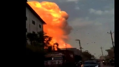 Huge explosion occurs at Deepak Nitrite Company in Nandesari GIDC in Vadodara, Gujrat. (ANI) Huge explosion occurs at Deepak Nitrite Company in Nandesari GIDC in Vadodara, Gujrat. (ANI)