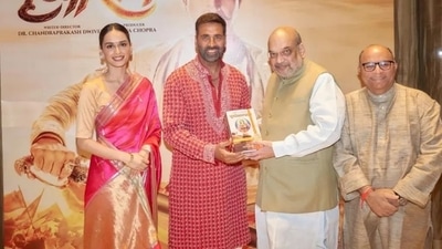 Recently, Manushi and Akshay, with the team of Samrat Prithviraj, got together to hold a special screening of the film. The Home Minister of India, Amit Shah, also attended the event. Manushi even posted a picture from the occasion on her Instagram page and captioned it, "Honoured and humbled to meet the Honourable Home Minister of India Shri Amit Shah Ji and all the other esteemed guests today at the special screening of #SamratPrithviraj in New Delhi." (Instagram) Recently, Manushi and Akshay, with the team of Samrat Prithviraj, got together to hold a special screening of the film. The Home Minister of India, Amit Shah, also attended the event. Manushi even posted a picture from the occasion on her Instagram page and captioned it, "Honoured and humbled to meet the Honourable Home Minister of India Shri Amit Shah Ji and all the other esteemed guests today at the special screening of #SamratPrithviraj in New Delhi." (Instagram)