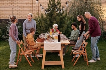 Tips and fun things to do as a family this summer and strengthen your bond (Askar Abayev) Tips and fun things to do as a family this summer and strengthen your bond (Askar Abayev)