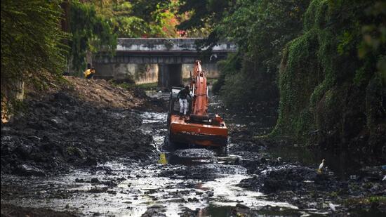 He also stated that there are more than 150 chronic flooding spots in the city and the drainage system is also gravity-based, which poses a serious challenge to the civic body (Pratik Chorge/HT PHOTO) He also stated that there are more than 150 chronic flooding spots in the city and the drainage system is also gravity-based, which poses a serious challenge to the civic body (Pratik Chorge/HT PHOTO)