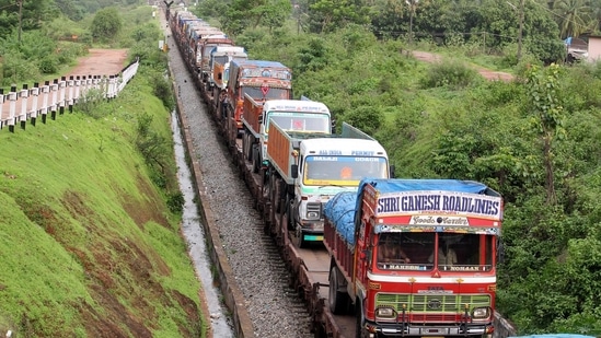 5. Expand railway’s Roll-on Roll-off (RO-RO) service to Delhi and other cities - Fifth, we could consider replicating the RO-RO service offered to Delhi by the Indian Railways to the other major cities in the country. Given that traffic congestion stemming from stop-and-go traffic flow increases emissions, taking the heavily loaded trucks and lorries onto railway wagons under the RO-RO service and off the roads would go a long way in addressing city emissions. While questions have been raised over the financial feasibility of this exercise, it is not impossible to find a way out. In addition, we should deploy and operate smart traffic systems on our city roads.&nbsp;(Twitter/KonkanRailway)