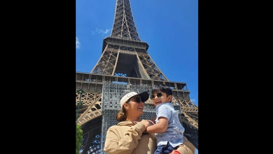 Sania Mirza with her son Izhaan Mirza Malik in front of the Eiffel Tower in Paris, France.&nbsp;(Instagram/@mirzasaniar)