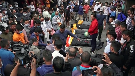 Final rites of victims of the Tara Air crash, which included four Indians and 16 Nepalis, performed in Kathmandu on Thursday, June 2, 2022. The last rites of the four Indians were performed at Pashupatinath Temple. (ANI Photo)