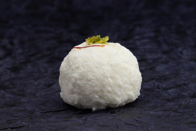 Kancha golla, a Bengali sweet (Shutterstock) Kancha golla, a Bengali sweet (Shutterstock)