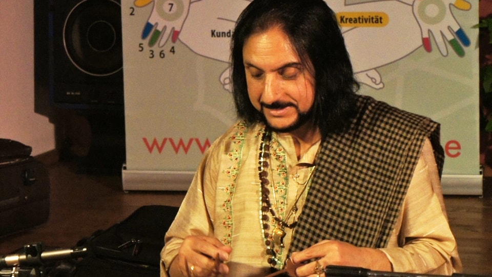 Santoor maestro and Padma Shri awardee Bhajan Sopori passed away on Thursday (Wikipedia) Santoor maestro and Padma Shri awardee Bhajan Sopori passed away on Thursday (Wikipedia)