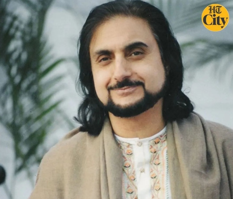 Santoor player Pandit Bhajan Sopori died on Thursday. Santoor player Pandit Bhajan Sopori died on Thursday.