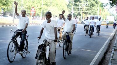 Chandigarh Smart City Limited (CSCL) dedicated the World Bicycle Day to the real champions of cycling – sanitation workers, public health workers, gardeners, road and construction workers, who commute to work daily on bicycles. (Representative Image/HT File) Chandigarh Smart City Limited (CSCL) dedicated the World Bicycle Day to the real champions of cycling – sanitation workers, public health workers, gardeners, road and construction workers, who commute to work daily on bicycles. (Representative Image/HT File)