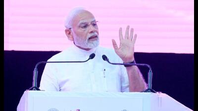 Modi connected with the industry leaders as MP of Kashi (Varanasi) and Uttar Pradesh and used the occasion to request them to take out time to visit Varanasi. (HT photo) Modi connected with the industry leaders as MP of Kashi (Varanasi) and Uttar Pradesh and used the occasion to request them to take out time to visit Varanasi. (HT photo)