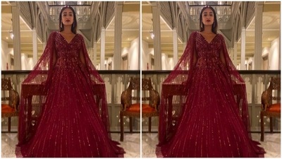 Ileana’s fashion diaries are a treat for sore eyes. A few days back, Ileana gave us major festive fashion goals in a stunning dark pink gown from the shelves of Jigar Mali. (Instagram/@ileana_official)