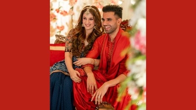 Indian Cricketer Deepak Chahar with wife Jaya Bhardwaj. (Twitter/@deepak_chahar9) Indian Cricketer Deepak Chahar with wife Jaya Bhardwaj. (Twitter/@deepak_chahar9)