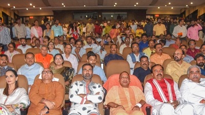 Lucknow: Uttar Pradesh Chief Minister Yogi Adityanath with state ministers and Bollywood actors Akshay Kumar and Manushi Chillar attend a special screening of the film 'Samrat Prithviraj', at Lok Bhawan in Lucknow, (PTI) Lucknow: Uttar Pradesh Chief Minister Yogi Adityanath with state ministers and Bollywood actors Akshay Kumar and Manushi Chillar attend a special screening of the film 'Samrat Prithviraj', at Lok Bhawan in Lucknow, (PTI)