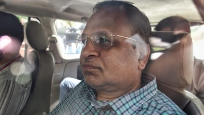 Delhi health minister Satyendar Jain being produced at the Rouse Avenue Court on Tuesday in New Delhi. (Sanchit Khanna / HT Photo) Delhi health minister Satyendar Jain being produced at the Rouse Avenue Court on Tuesday in New Delhi. (Sanchit Khanna / HT Photo)
